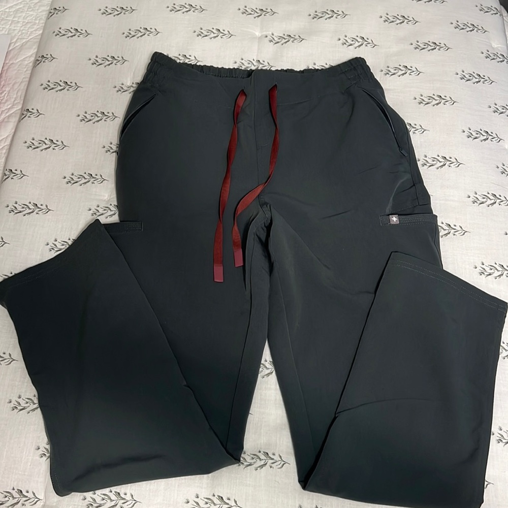 figs bonzai evans skinny scrub pants